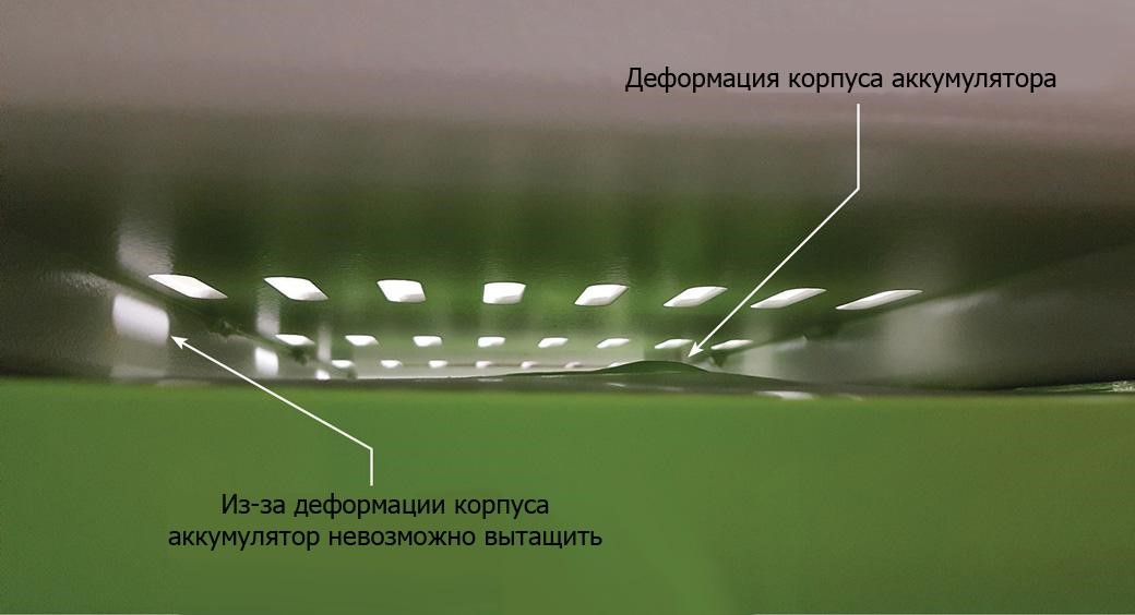 Пример аккумуляторов VRLA и стойки для их установки